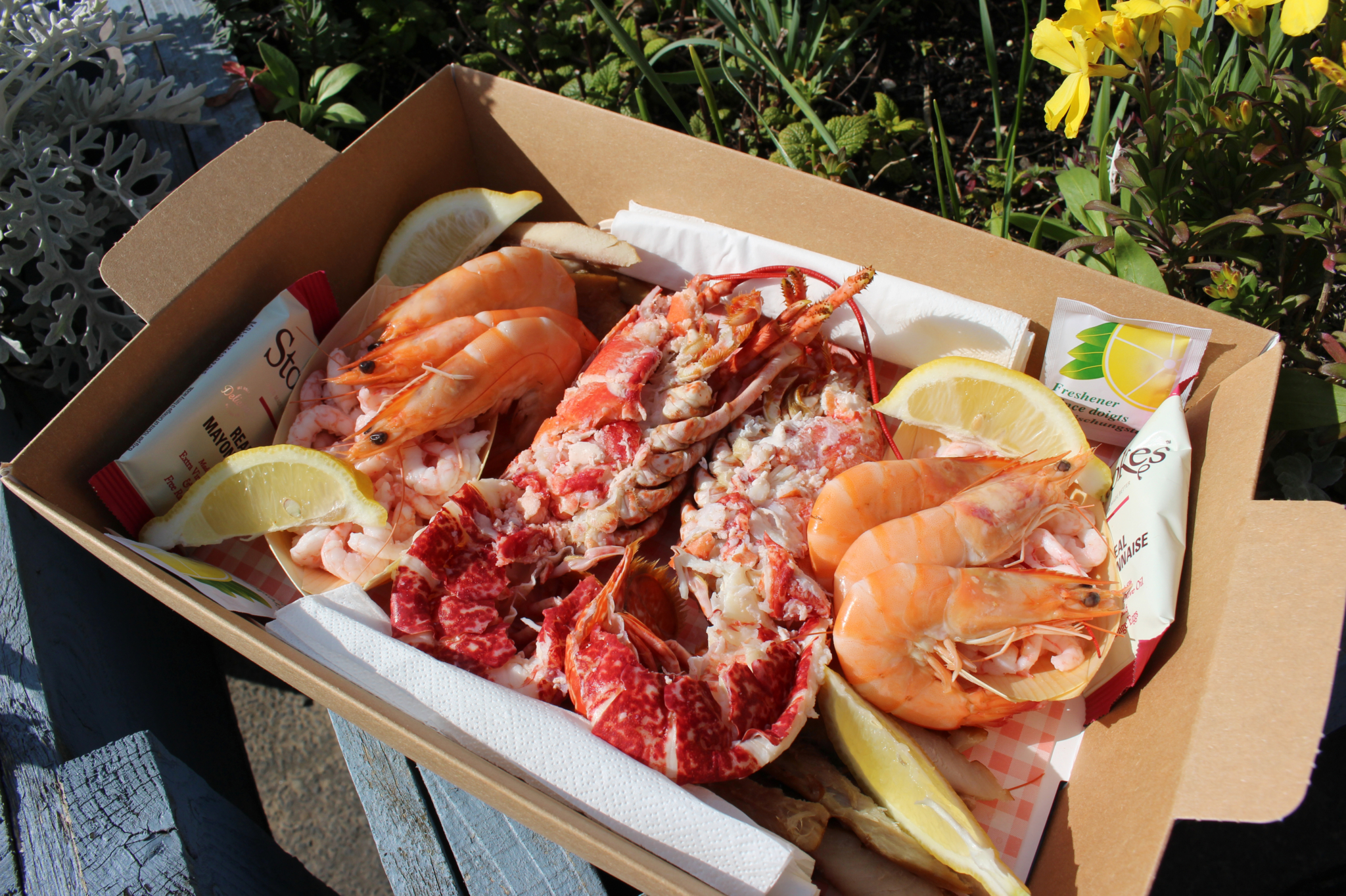 Lobster Picnic Box - Image 2